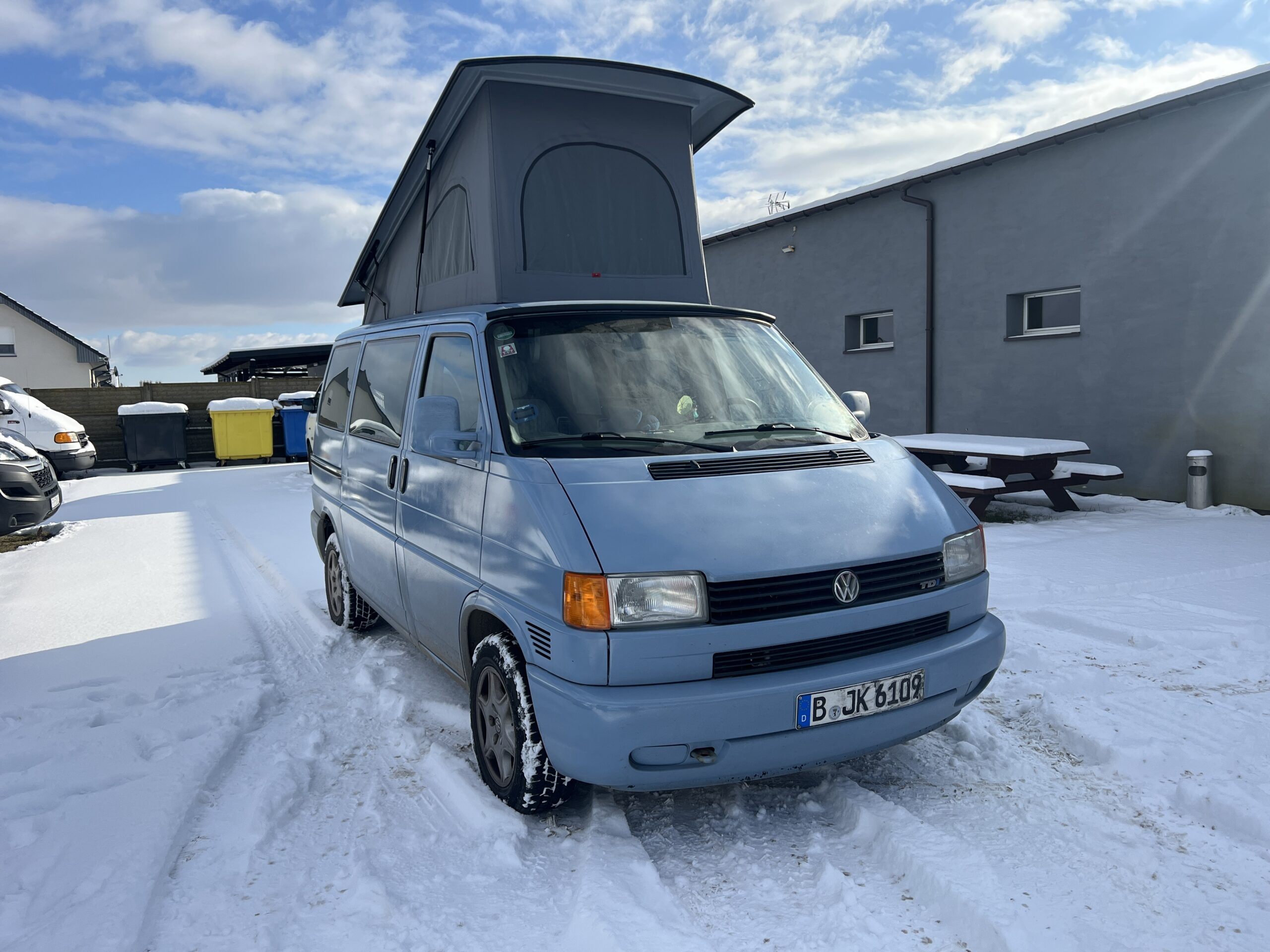 Dach sypialniany VW T4 krótki z łóżkiem, materacem i montażem