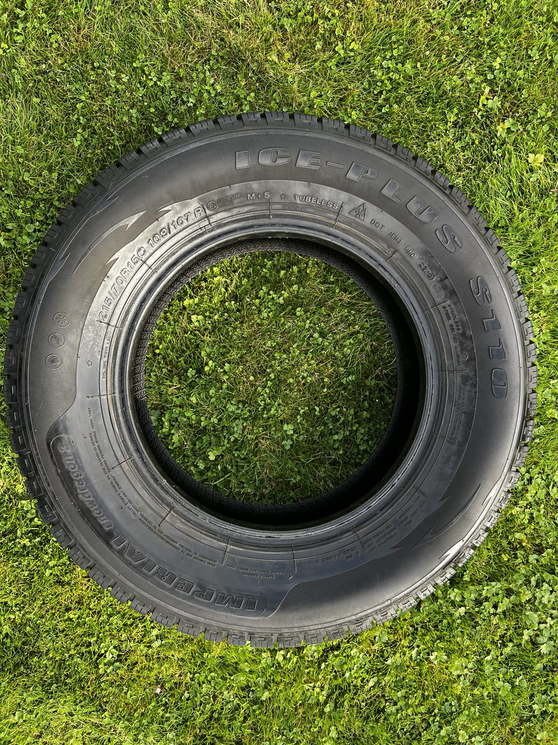 Komplet opon zimowych „15” SnowDragon2 215/70R15C