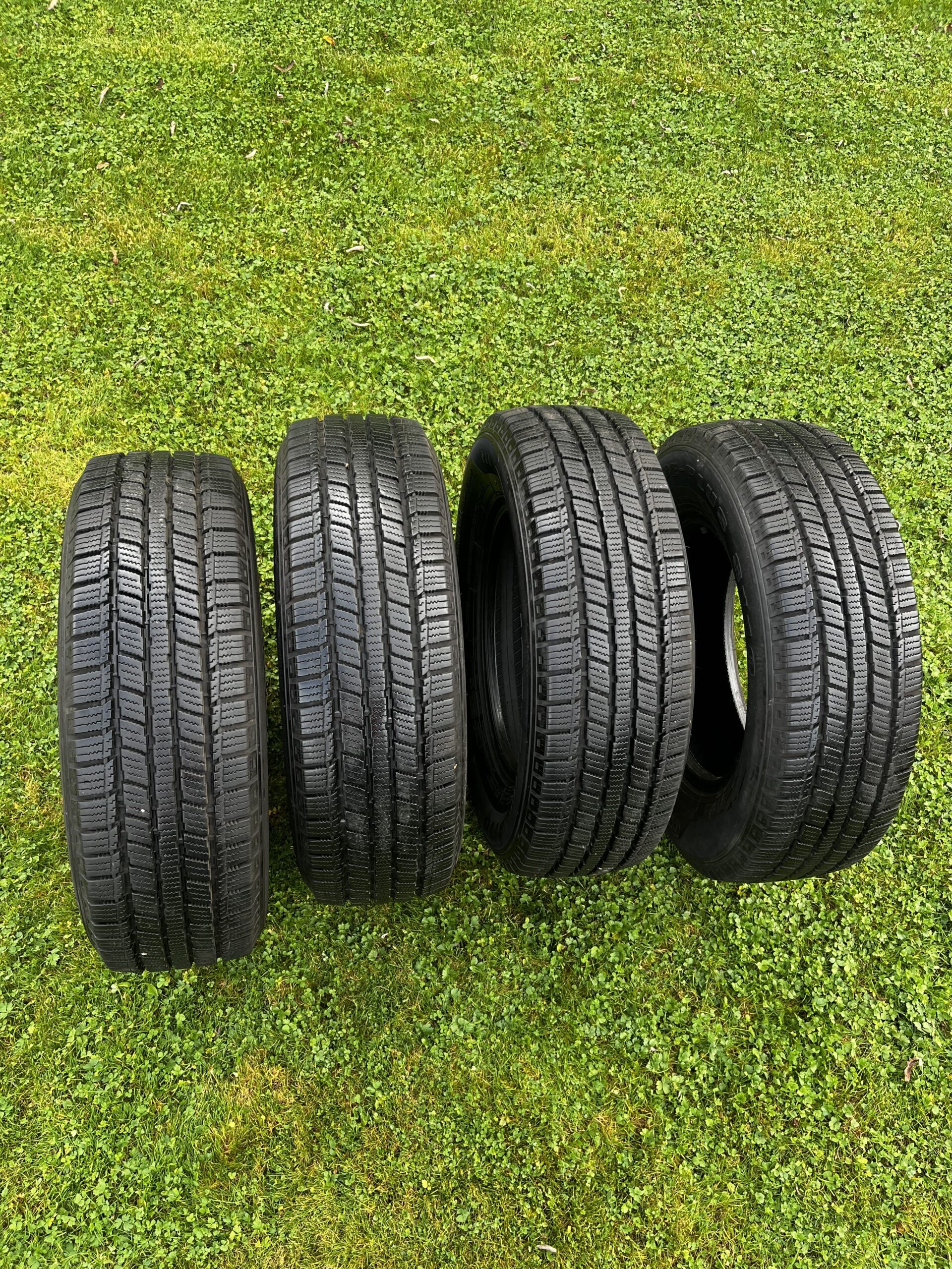 Komplet opon zimowych „15” SnowDragon2 215/70R15C