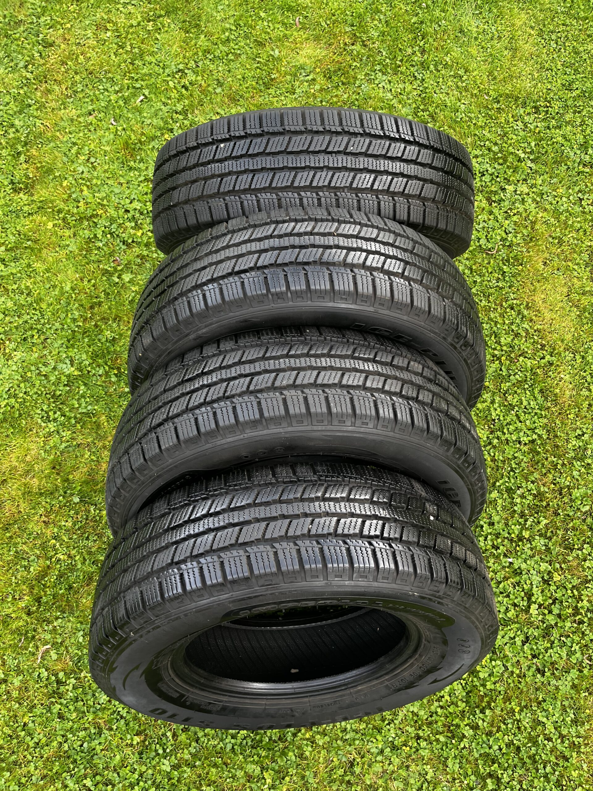 Komplet opon zimowych „15” SnowDragon2 215/70R15C