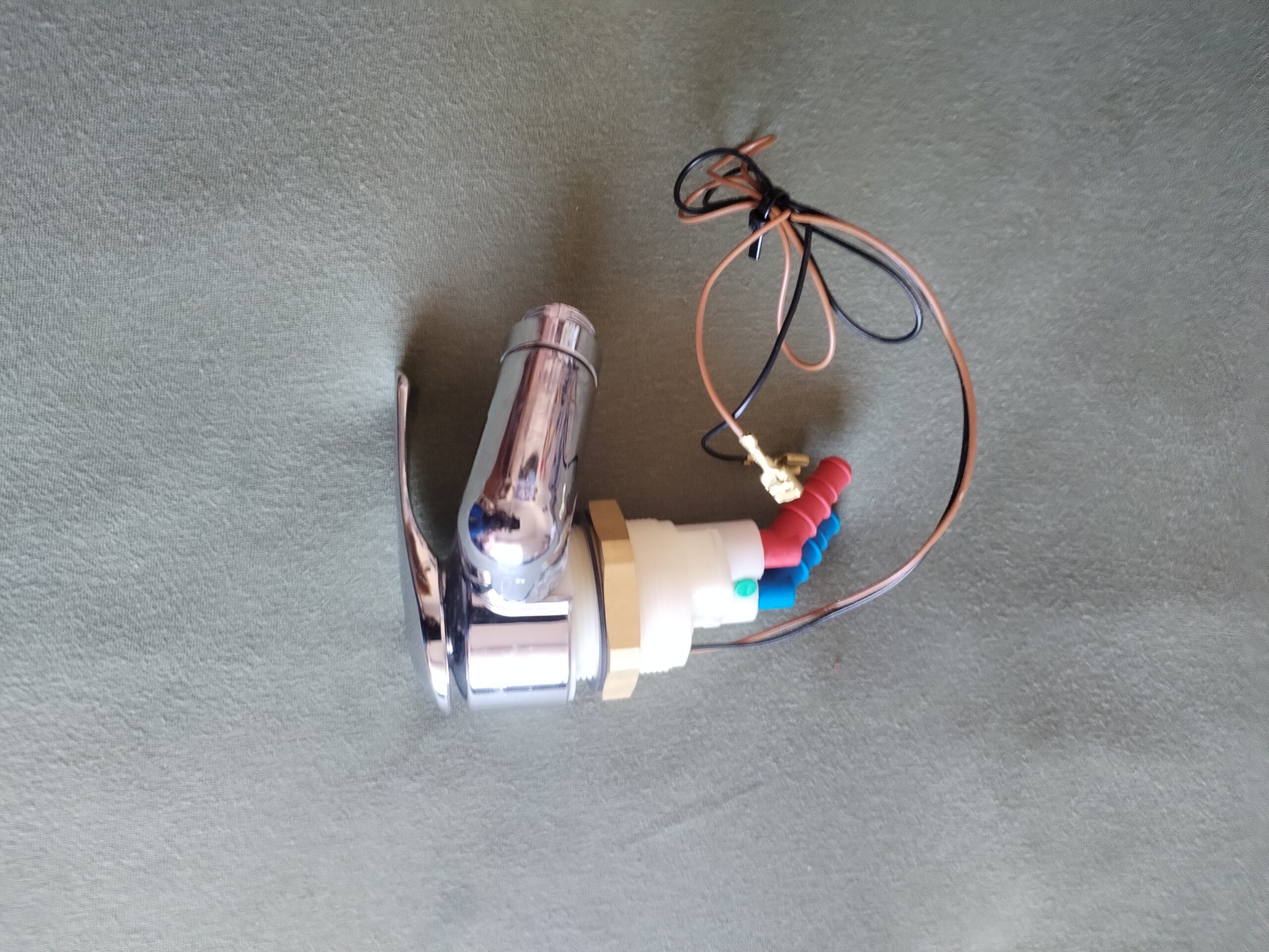 Kran bateria z przełącznikiem Kamper Przyczepa kempingowa Firmy Reich