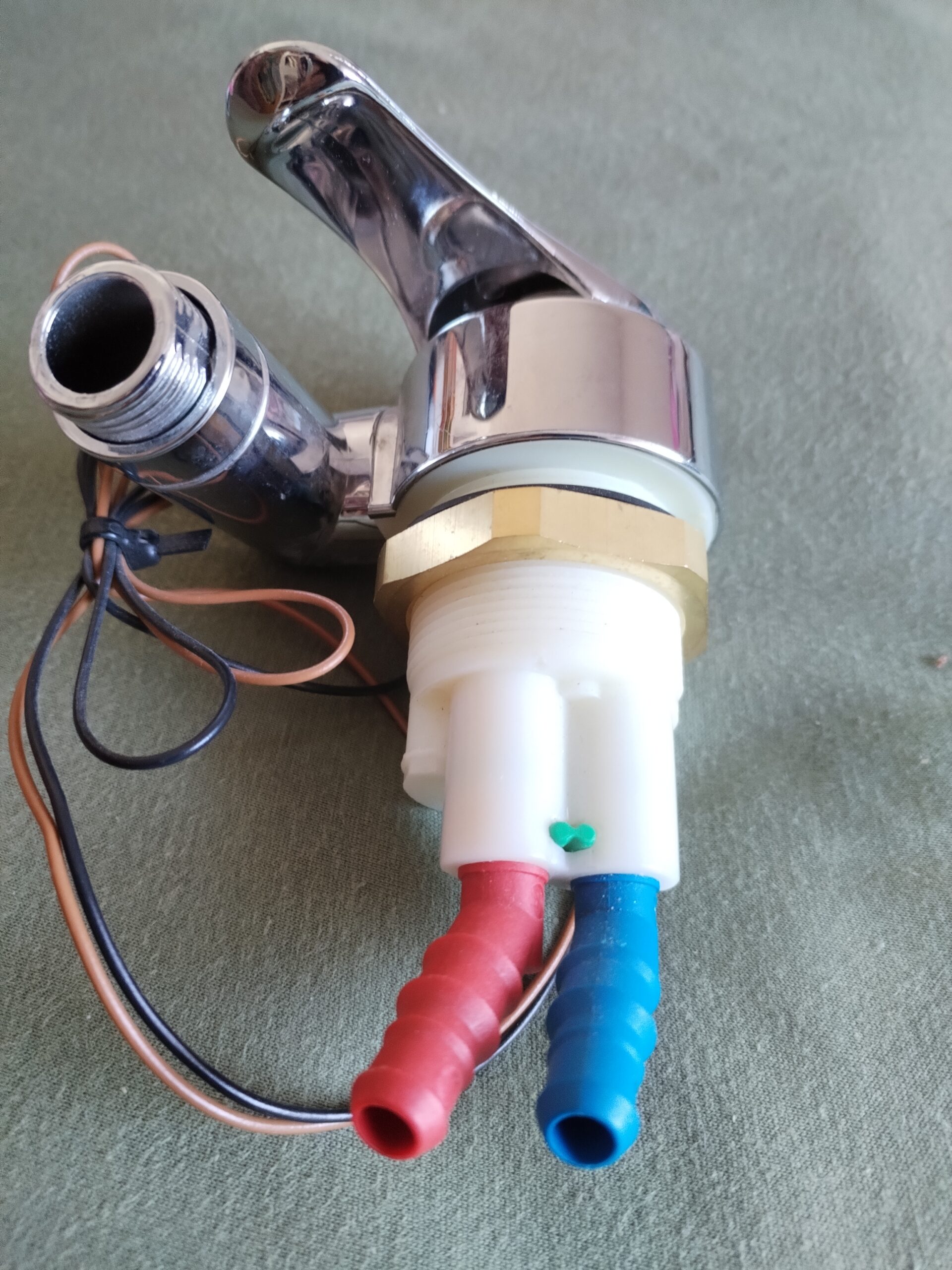 Kran bateria z przełącznikiem Kamper Przyczepa kempingowa Firmy Reich