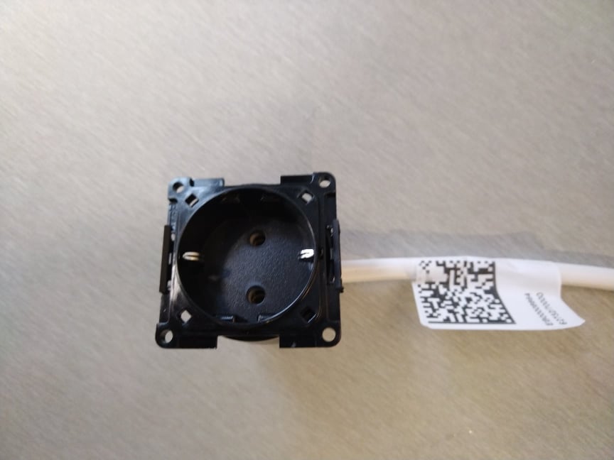 Gniazdo 230V z ramką montażową do kampera lub przyczepy