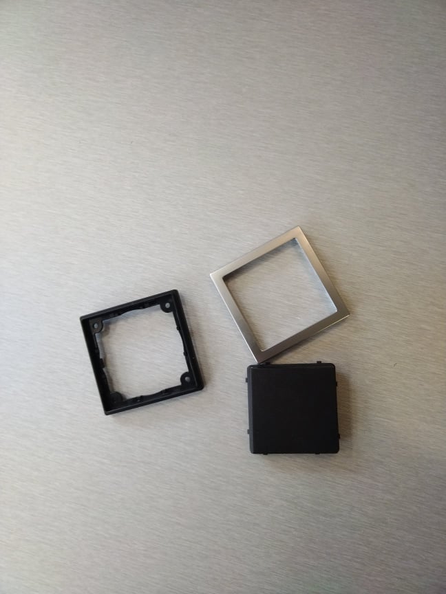 Gniazdo 230V z ramką montażową do kampera lub przyczepy